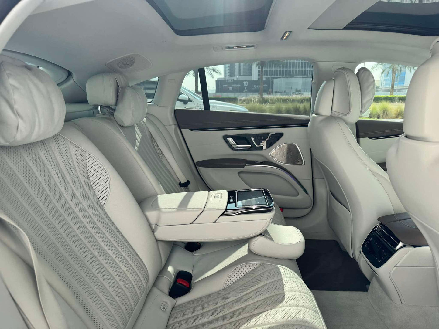 MERCEDES BENZ EQS 450+