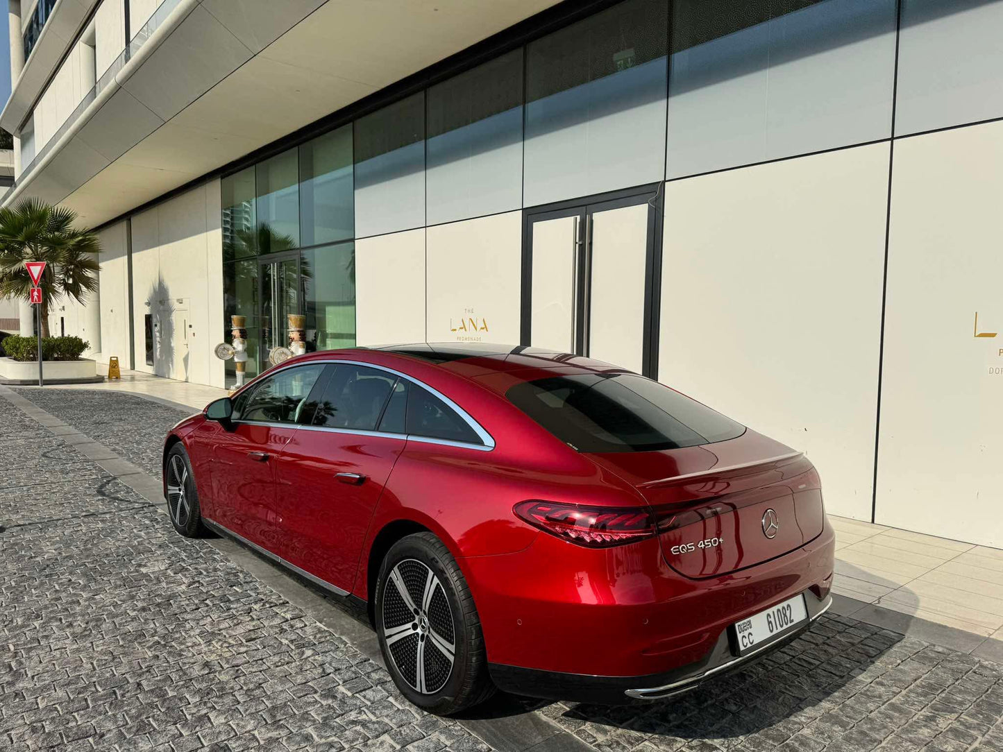 MERCEDES BENZ EQS 450+