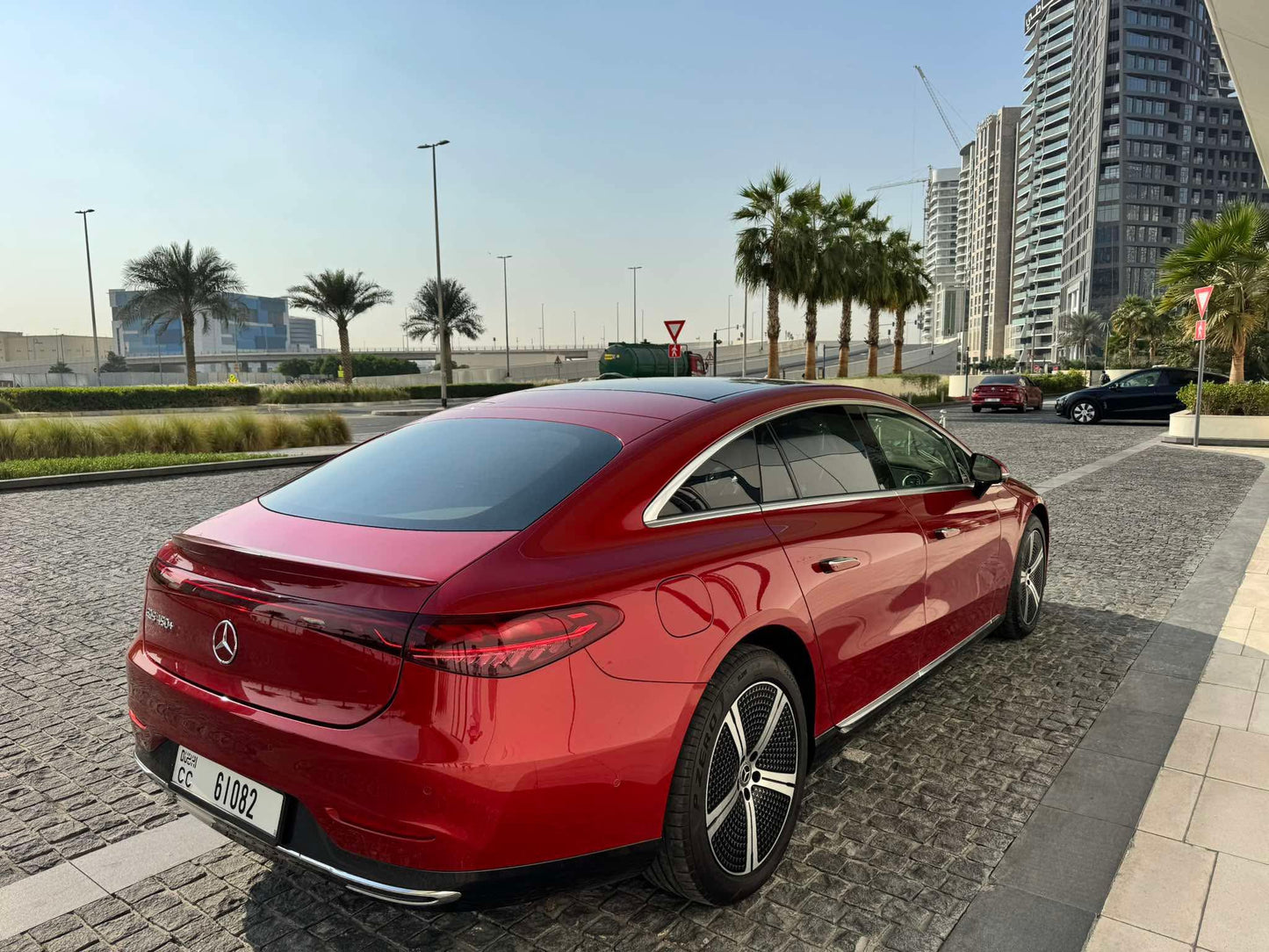 MERCEDES BENZ EQS 450+