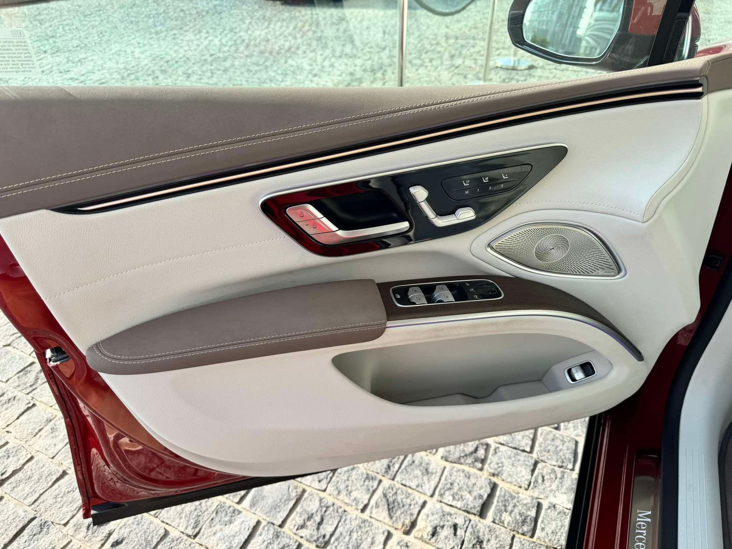 MERCEDES BENZ EQS 450+