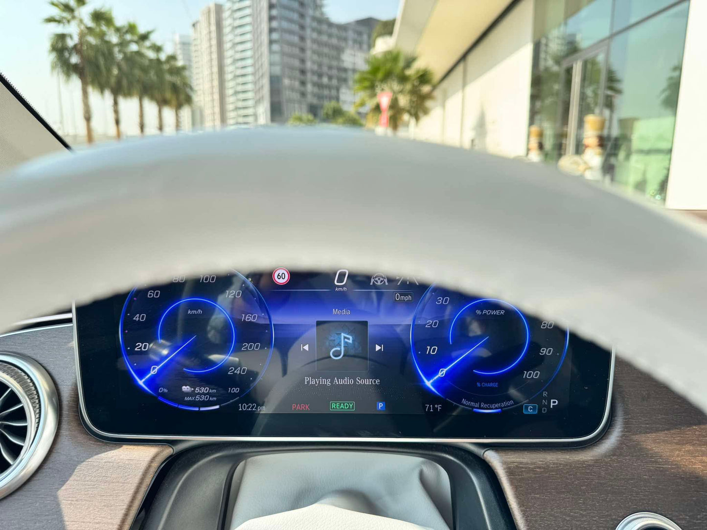 MERCEDES BENZ EQS 450+